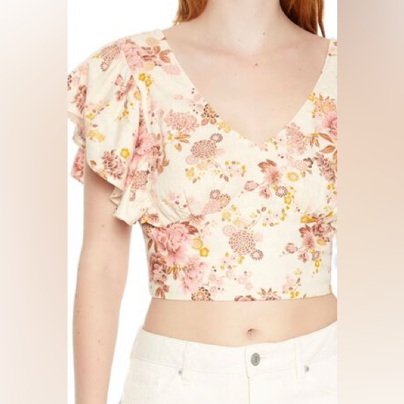 Forever 21 Tops - Forever 21 NWOT Floral Puff Sleeve Top